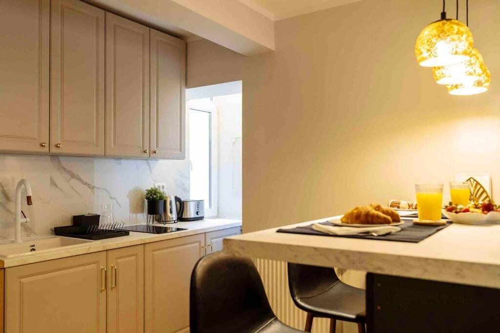 Апартаменты Stunning Views 2Br Intercontinental Flat Бухарест Экстерьер фото