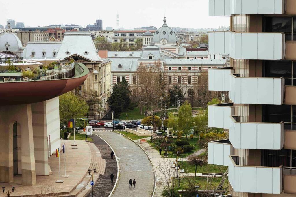 Апартаменты Stunning Views 2Br Intercontinental Flat Бухарест Экстерьер фото